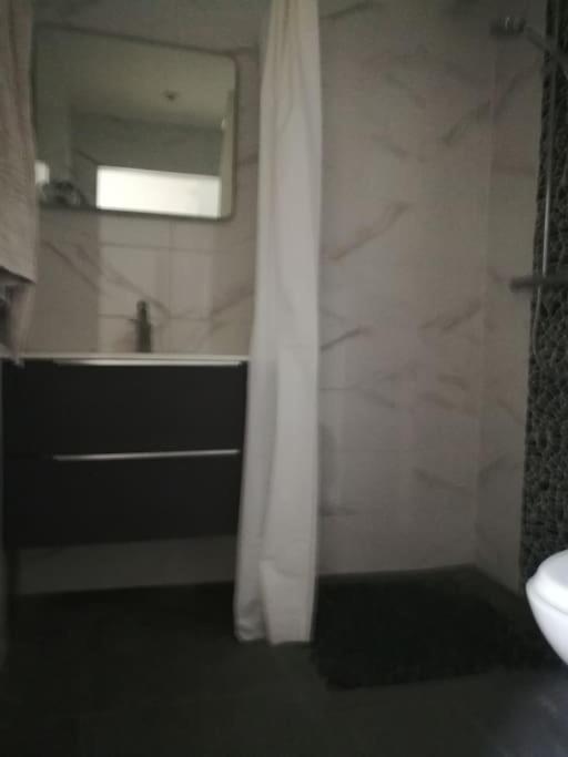 Studio D'Hotes Climatise 弗卢瓦拉克 外观 照片
